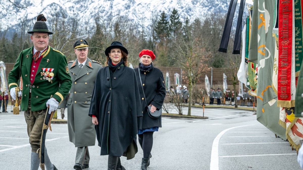 Abschreiten der Front - Anton Wallner Feier - Foto: Adi Aschauer